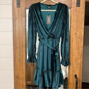 NWT Gigio medium green jewel toned velvet dress